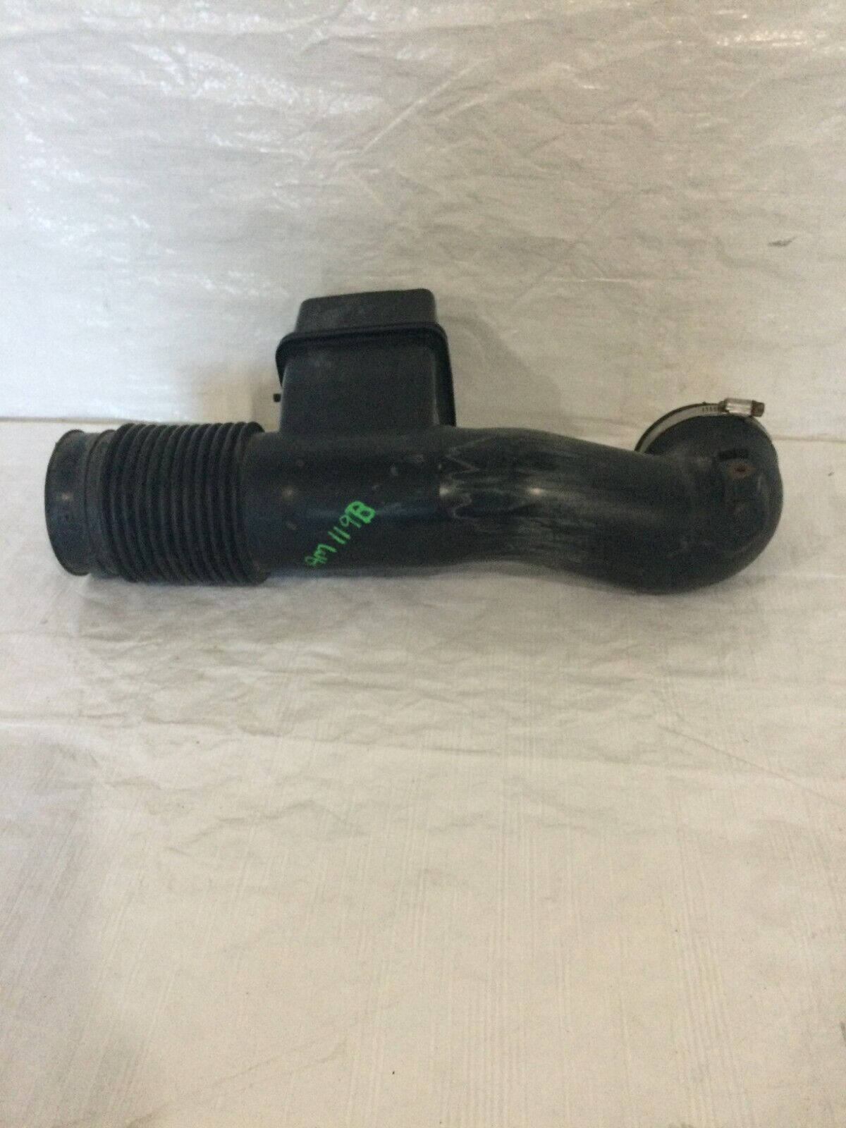 2005-2006 Toyota Tundra 4.7L Air Cleaner Tube Duct OEM 17880-A0010