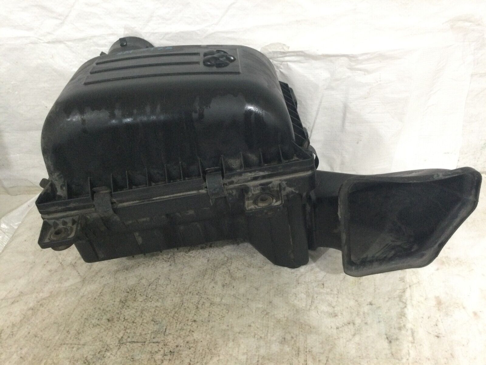 2017 Ram 1500 Air Cleaner Filter Box Assembly OEM 5.7L