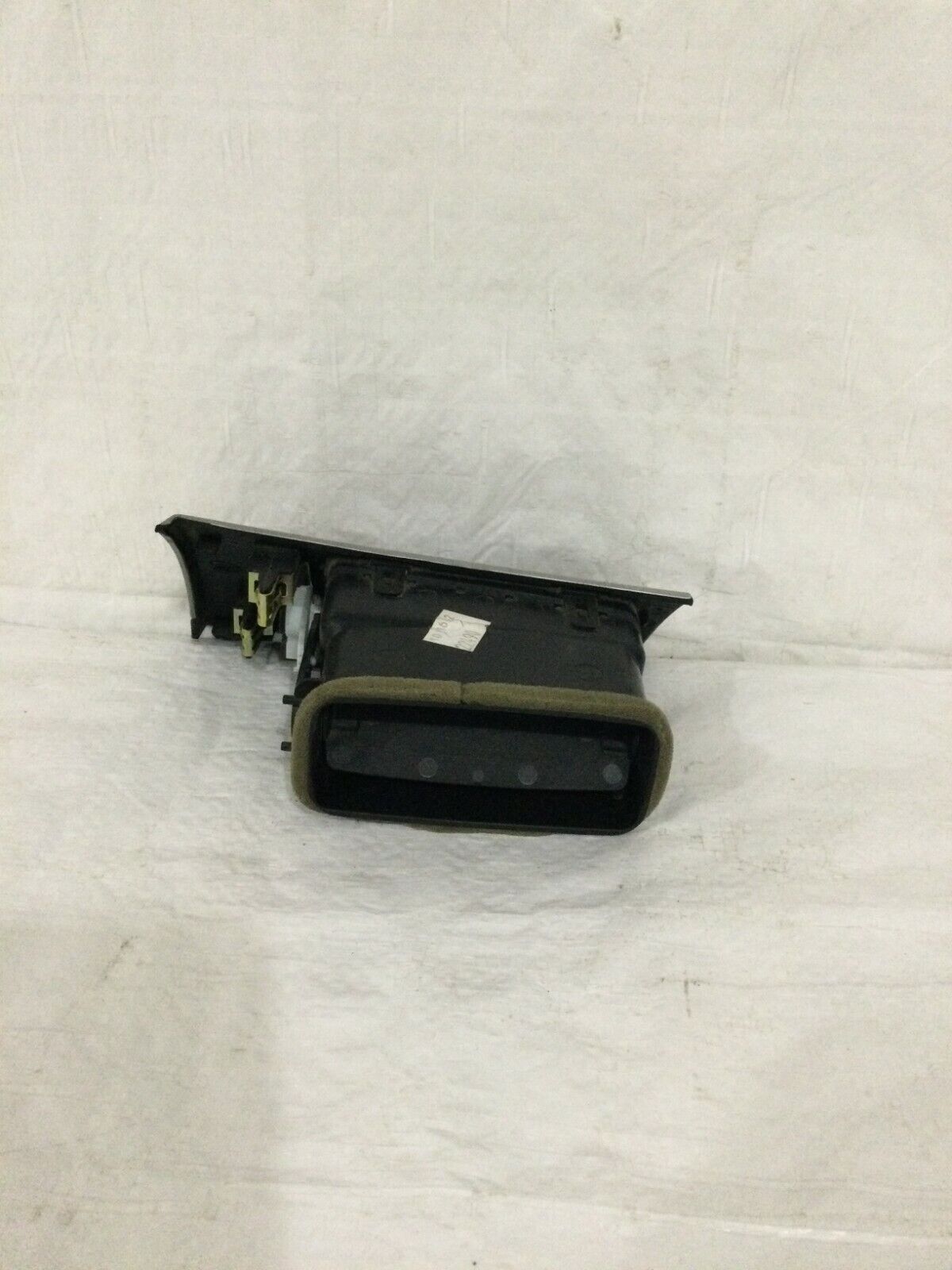 2007 Cadillac Escalade ESV Dash Air Vent Front LH OEM 15863360