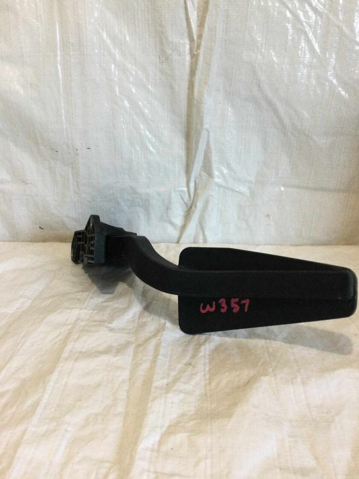 2018 Dodge Ram 1500 Gas Throttle Pedal Position Sensor 68043161AA OEM