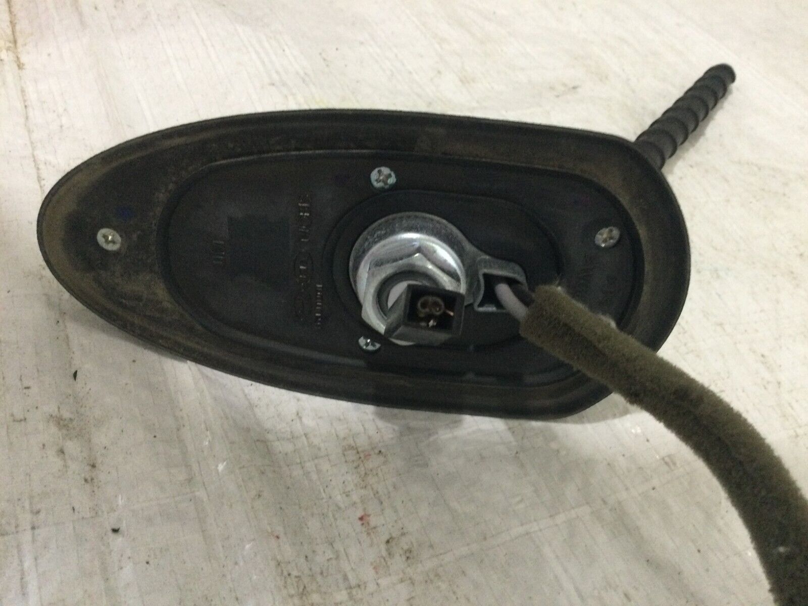 2016-2017 Kia Sorento Roof Antenna OEM