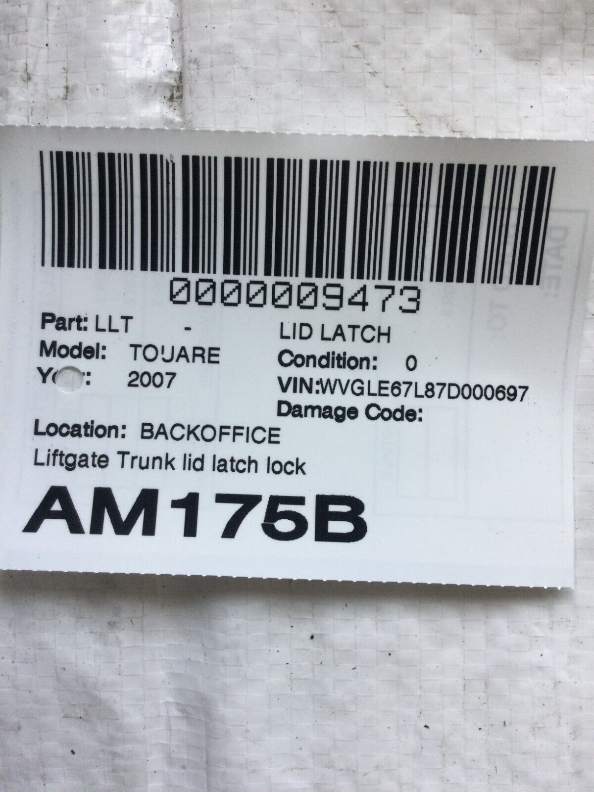 2004-2007 Volkswagen Touareg Trunk Latch  Lock Actuator 7L0827506D