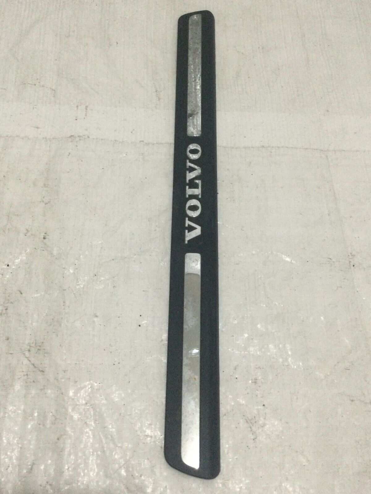 2004-2006 Volvo S60 Front Left Door Sill Plate Molding Emblem Scuff Trim OEM