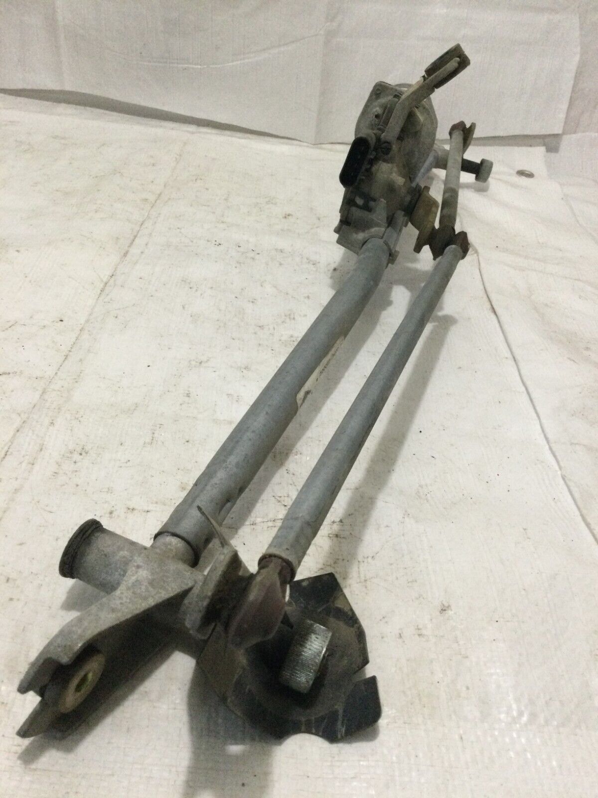 2004-2008 Dodge Ram 1500 Front Windshield Wiper Motor W/ Linkage OEM