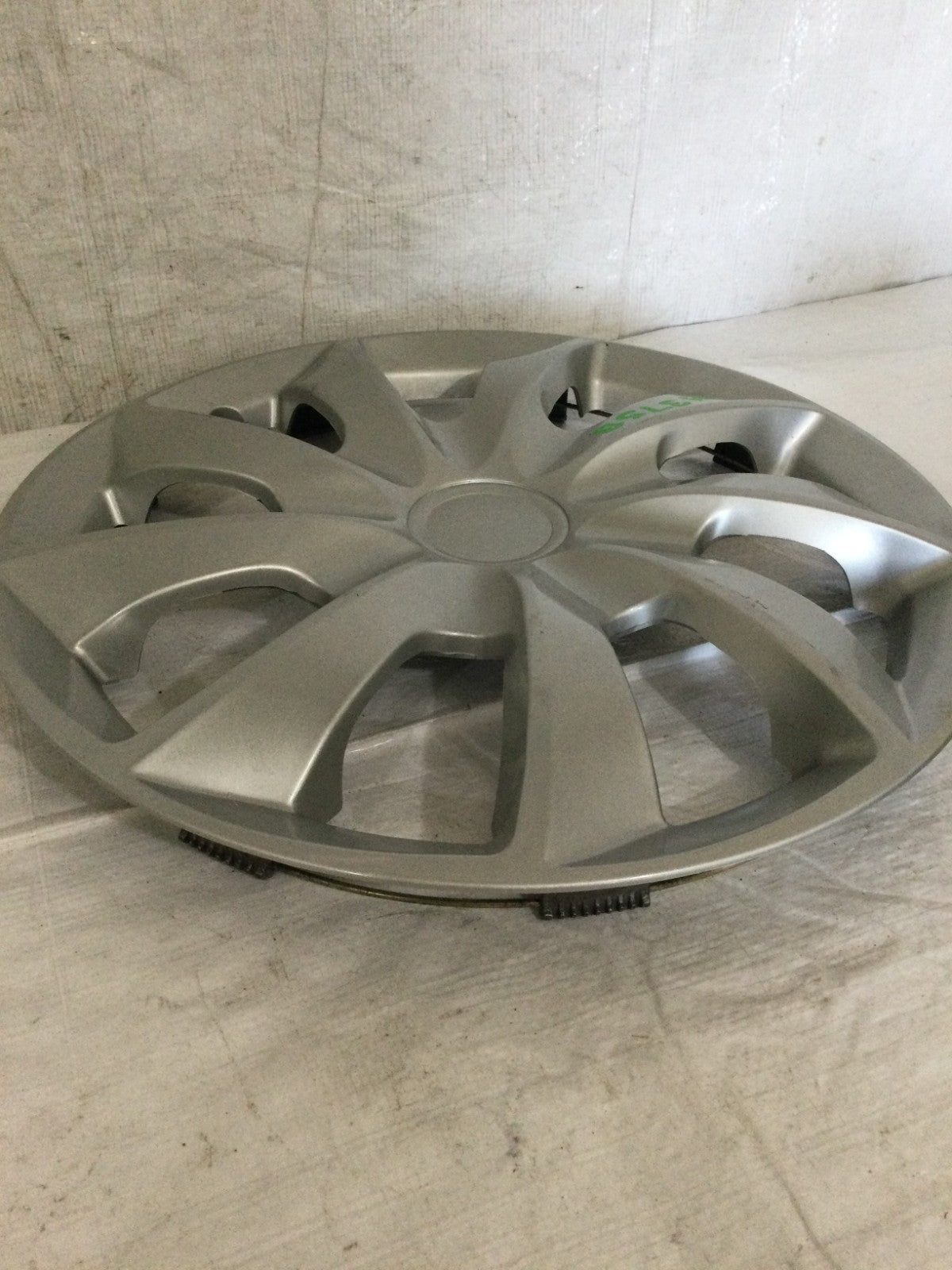 2004 Toyota Matrix Wheel Rim Cover 1 Piece OEM WJ-5084-15