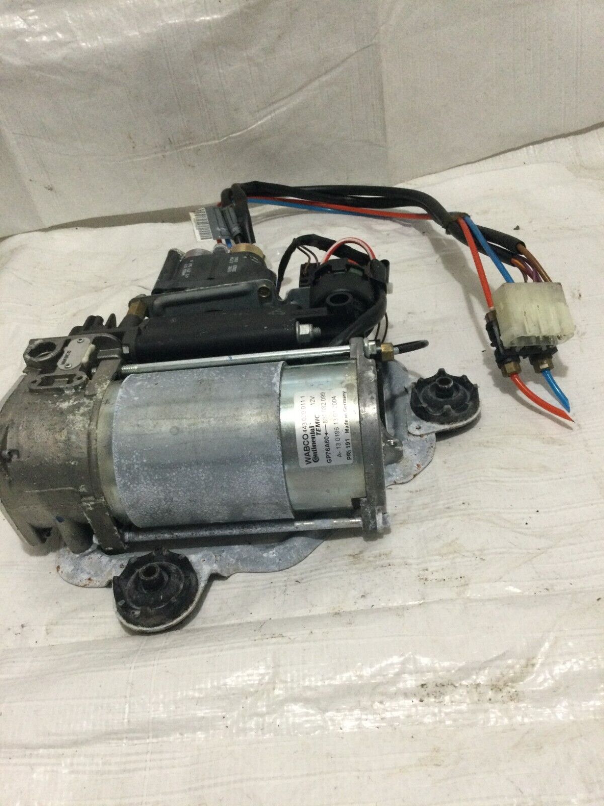 2004 BMW 745I Air Ride Suspension Compresor Pump OEM