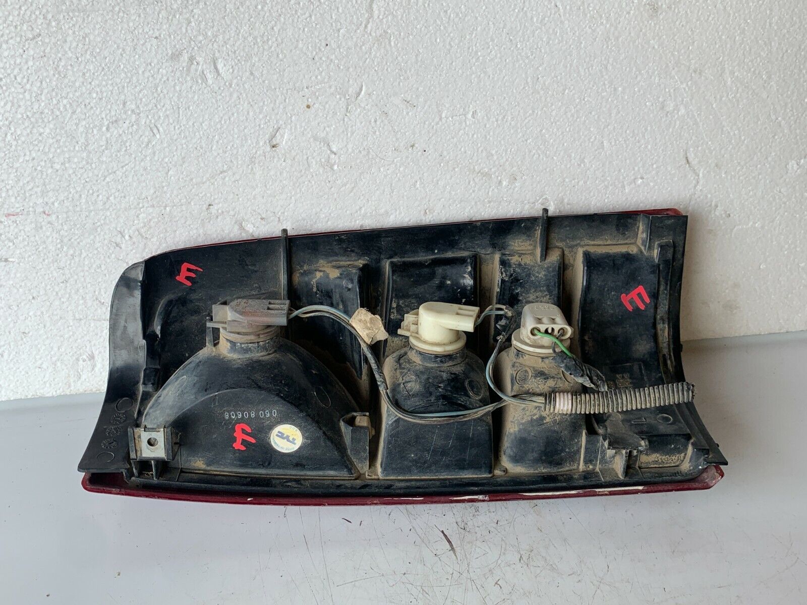 1999-2002 GMC Sierra 1500 Tail Light Lamp Rear Left 
