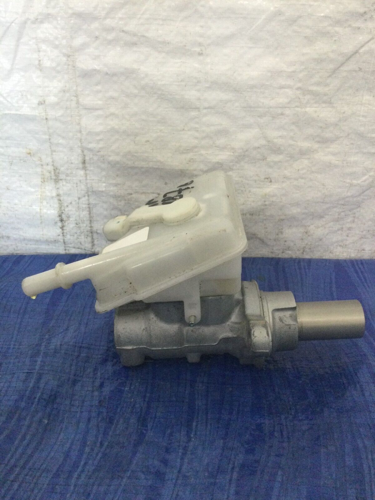 2018 Ford Escape Master Brake Cylinder W/ Reservoir OEM EV61-2140-P 2.0L