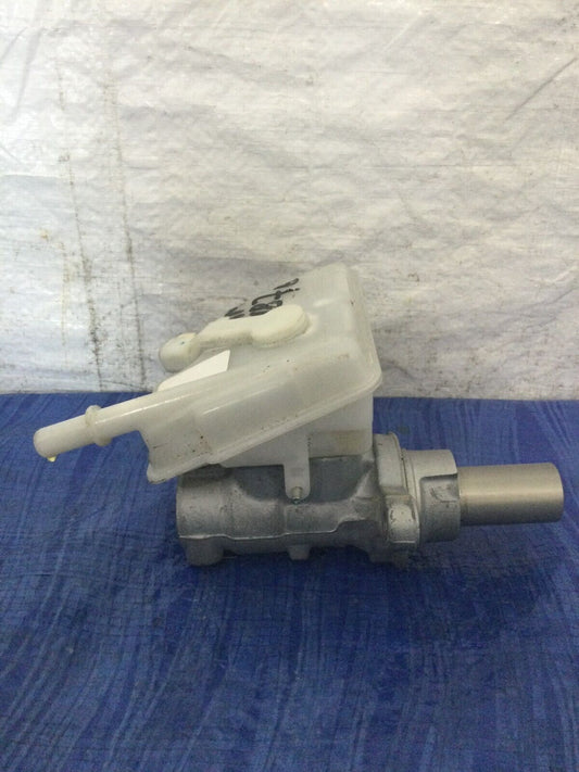 2018 Ford Escape Master Brake Cylinder W/ Reservoir OEM EV61-2140-P 2.0L