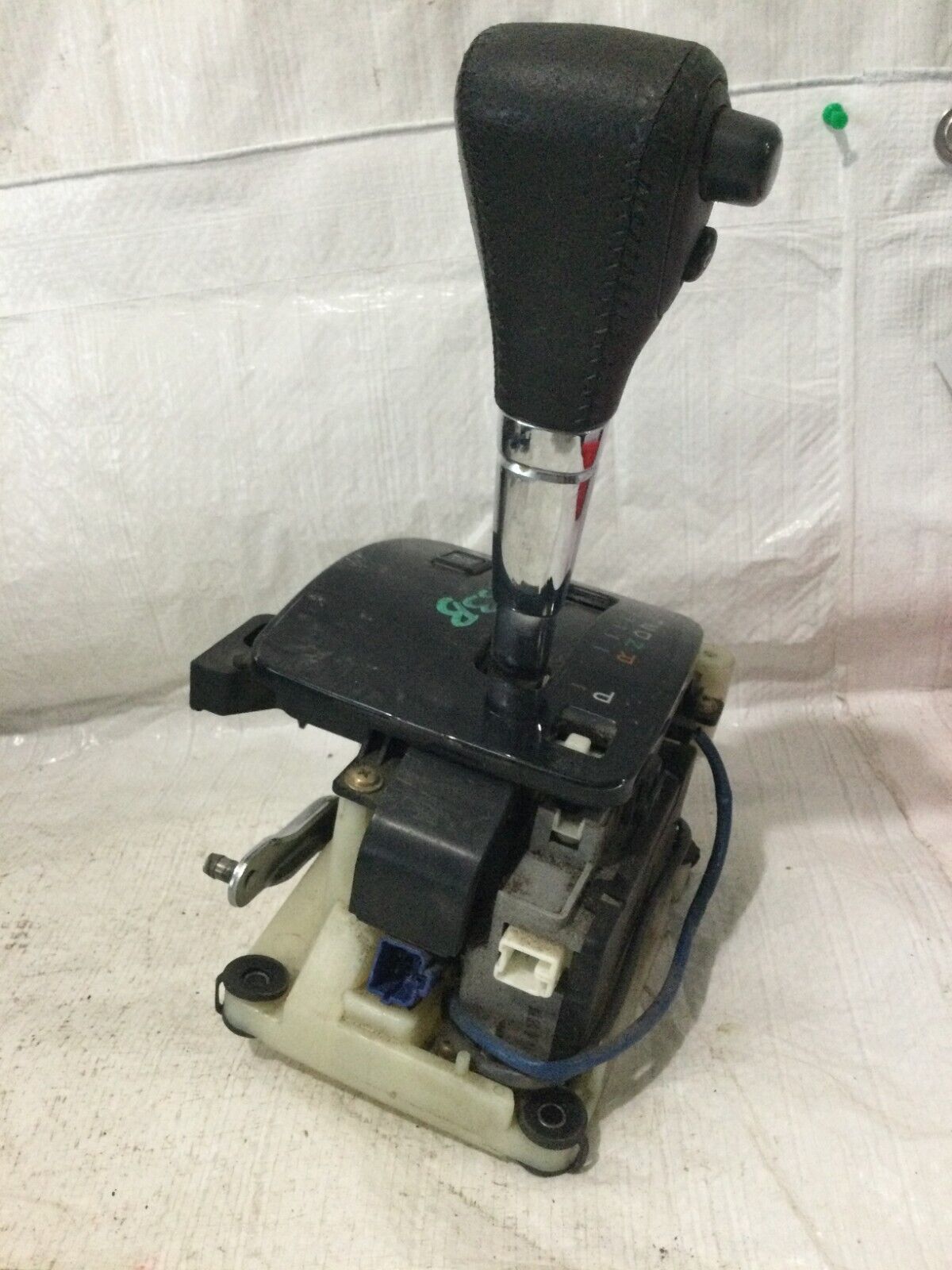 2003 Toyota Highlander Automatic Transmission Gear Floor Shifter Lever OEM