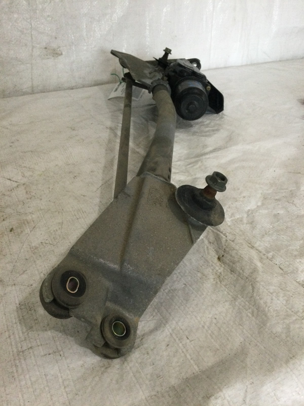 2003 Infiniti FX35 Windshield Wiper Linkage Motor OEM