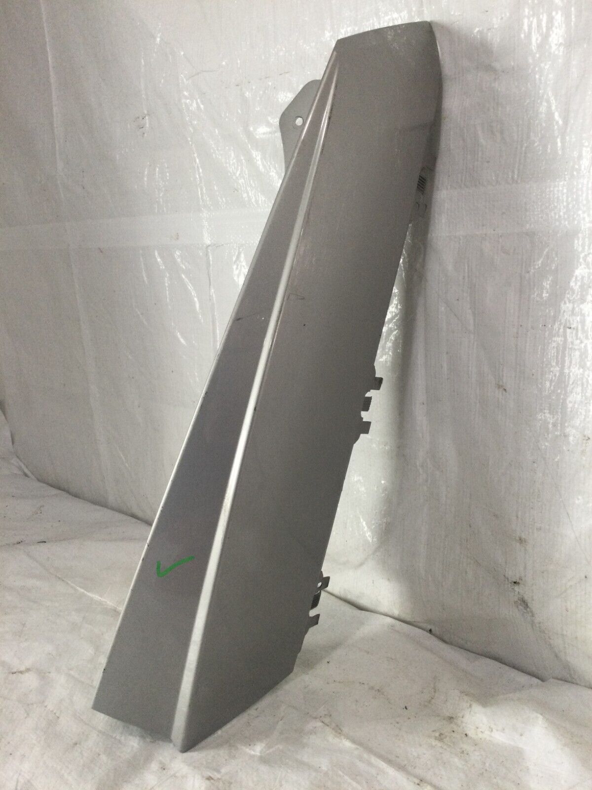 2007-2009 Cadillac Escalade ESV  Right Side Rear Hatch Moulding OEM 15791312