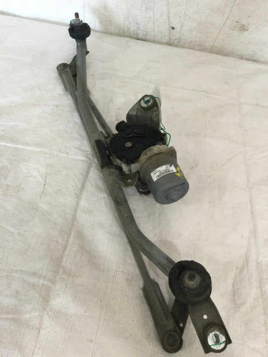 2008 GMC Yukon Windshield Wiper Motor Linkage OEM 15846942