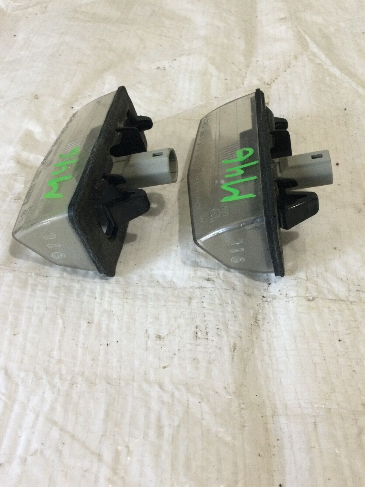2004-2009 Toyota Prius License Plates Lights Pair OEM