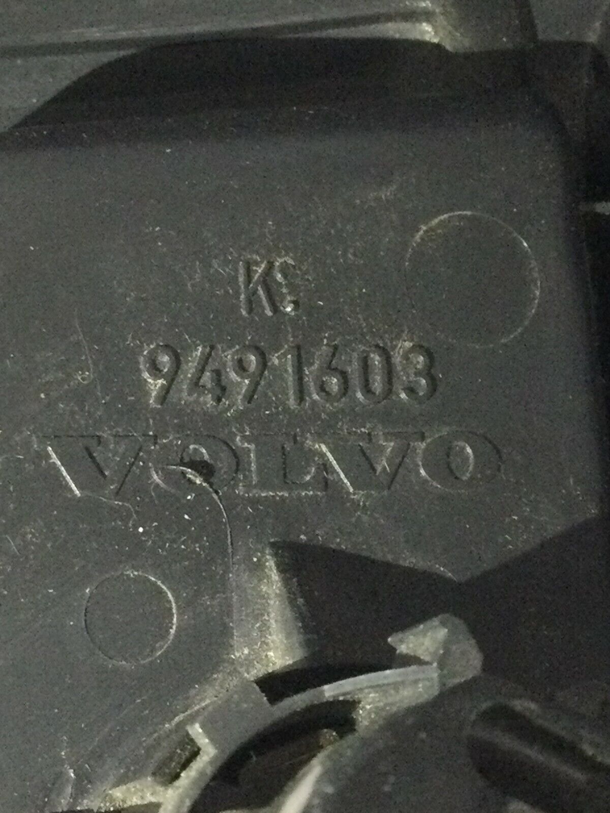 2004 Volvo S60 Rear Center Console Power Outlet OEM 9491603