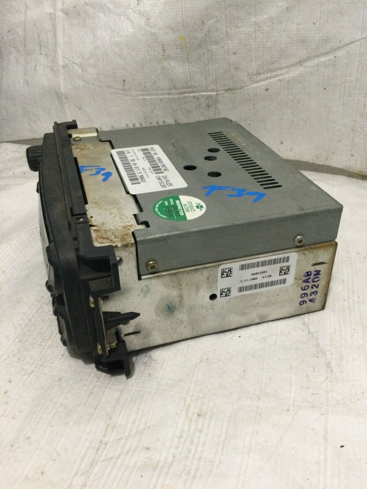 2003 Dodge Ram 2500 AM FM Radio Stereo CD Player P05091507AE OEM