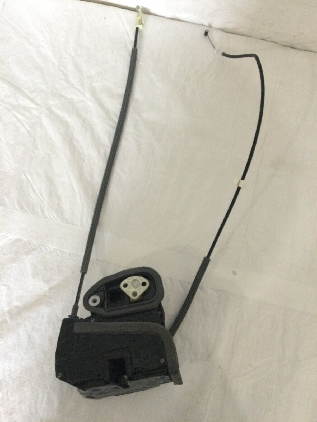 2019-2022 Chevrolet Silverado 1500 Front Right Door Lock Latch OEM 13533615