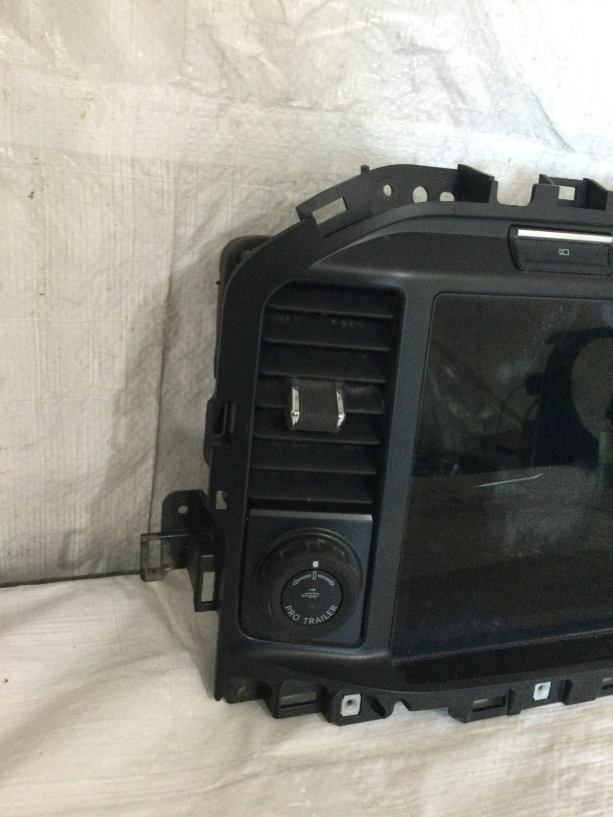 2023 Ford F150 F-150 Display Touch Screen OEM ML3T-18B955-AJ HAS LITTLE SCRATCH