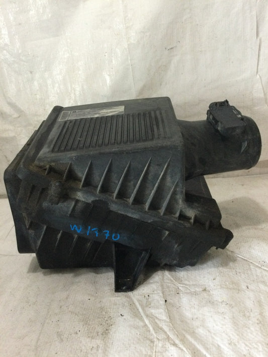 2010 Chevy Silverado 5.3L Engine Air Cleaner Filter Box Assembly 15919464 OEM