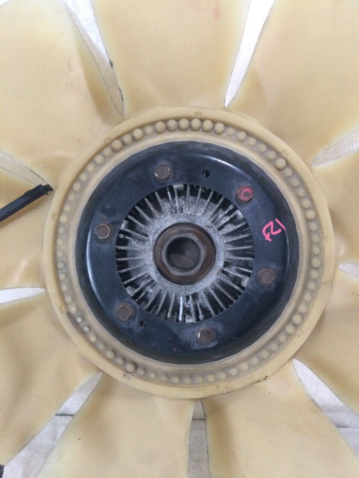2007 Dodge Ram 3500 6.7L Fan Blade Motor Assembly OEM ( DAMAGE FAN MARKED )