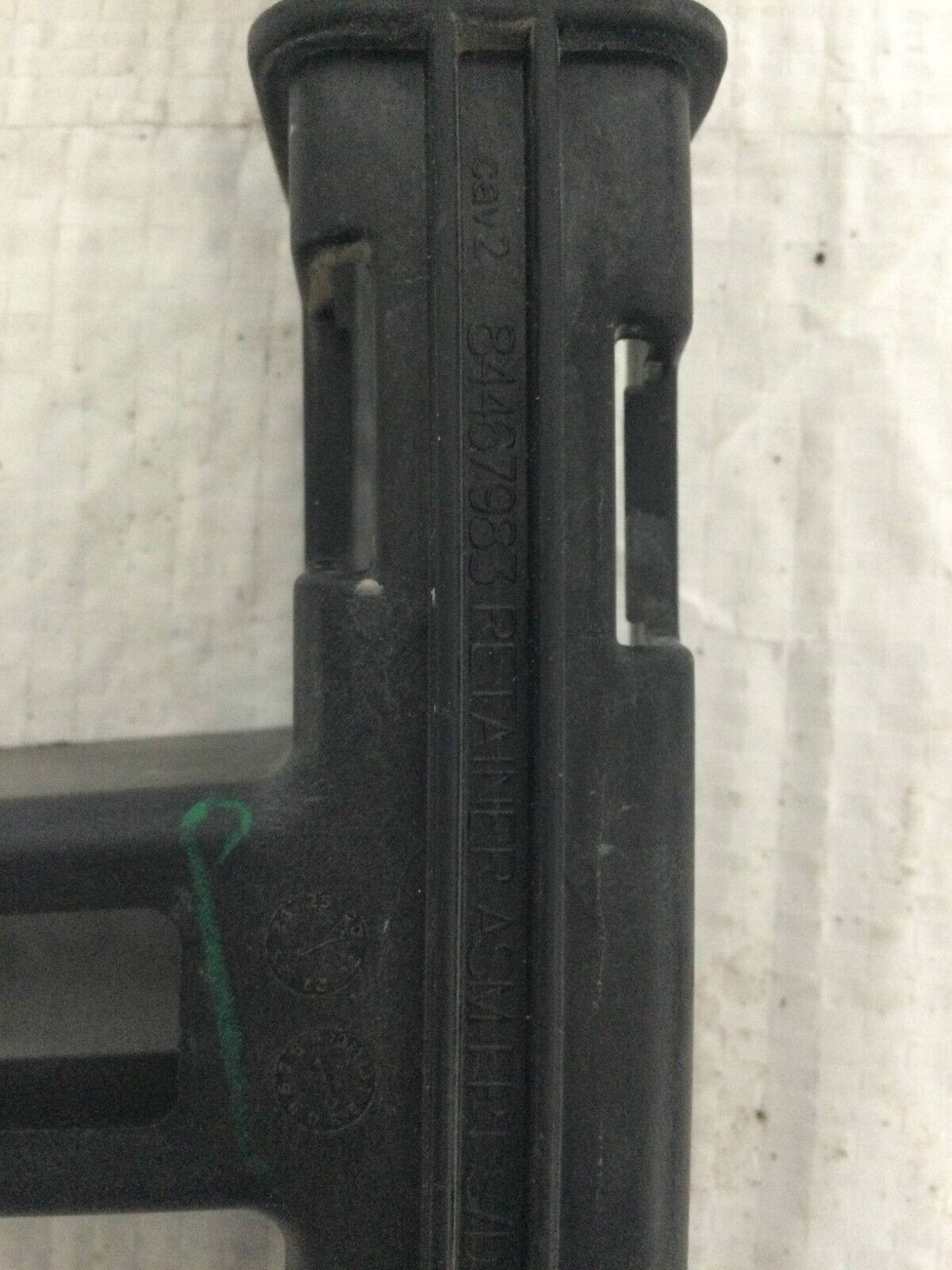 2020 Chevrolet Silverado 1500 Door Window Glass Channel Bracket Right OEM