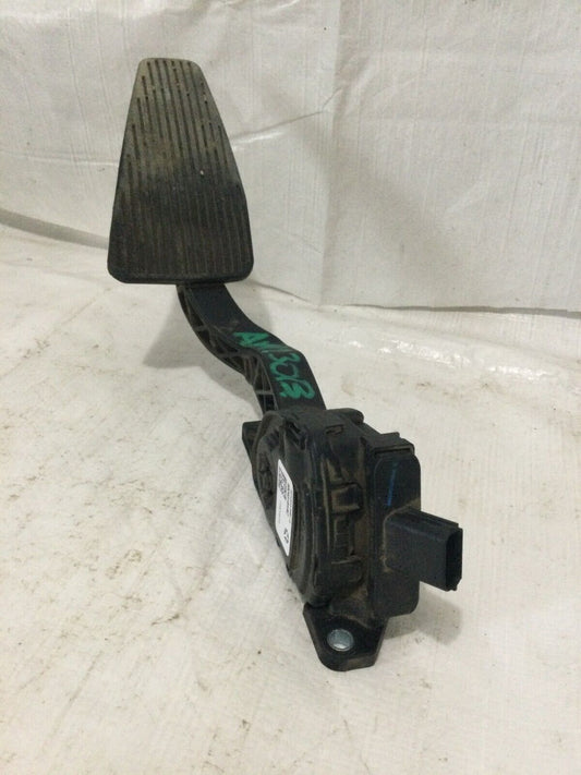 2013 RAM 2500  Accelerator Gas Pedal Assembly 68043161AC OEM