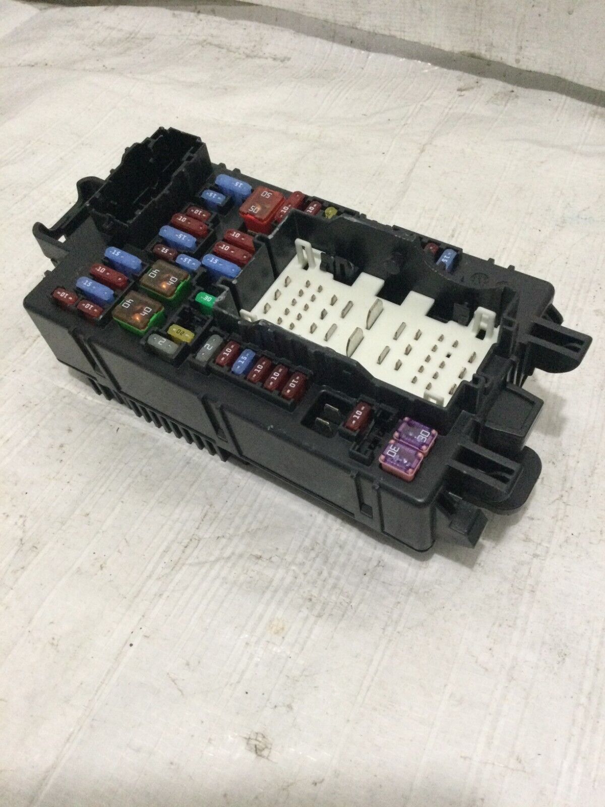 2021 Chevrolet Silverado 1500 Cabin Fuse Junction Box 84582037  OEM