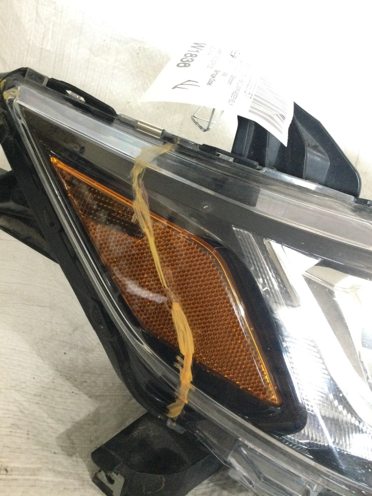 2016-2021 Mitsubishi Outlander Right Passenger Side LED Headlight OEM DAMAGED