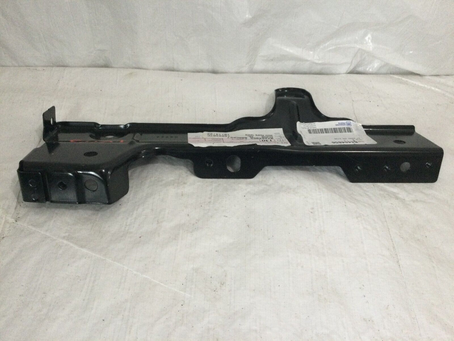 2019-2022 Chevrolet Silverado 1500 Left Headlight Mounting Bracket OEM 84454856