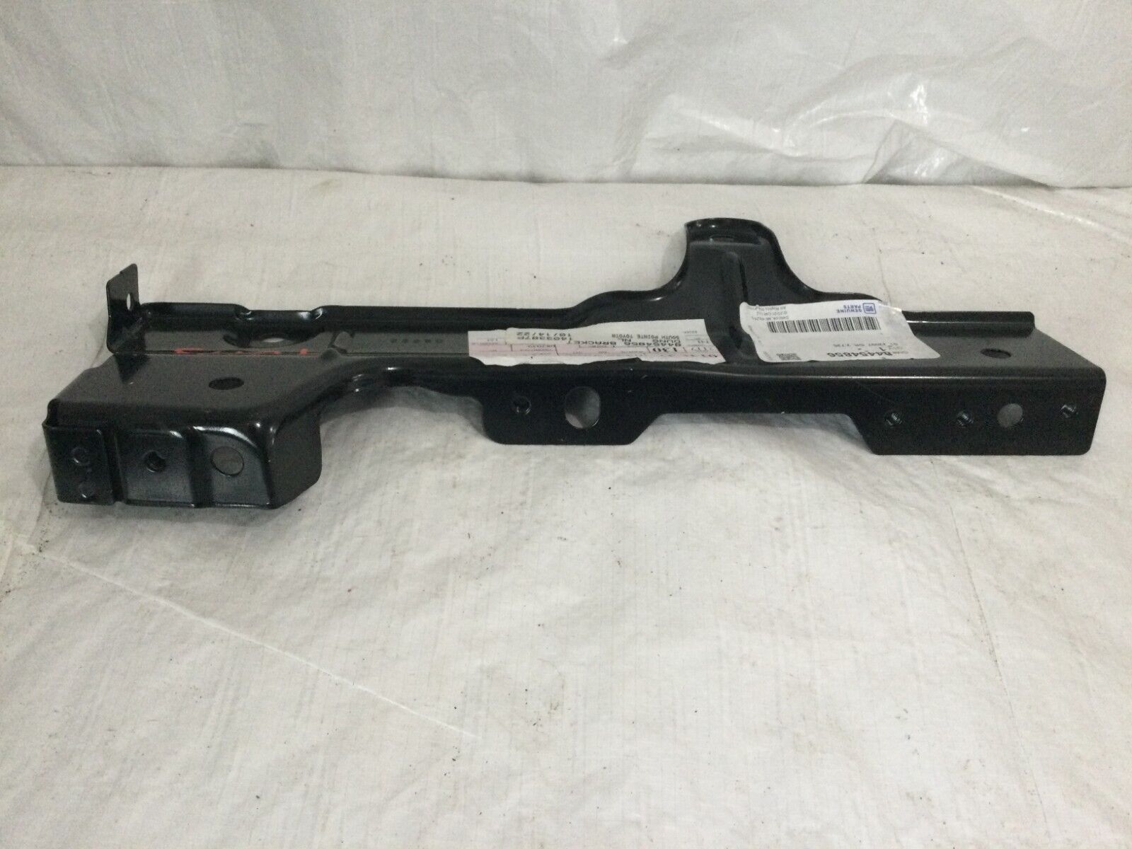 2019-2022 Chevrolet Silverado 1500 Left Headlight Mounting Bracket OEM 84454856