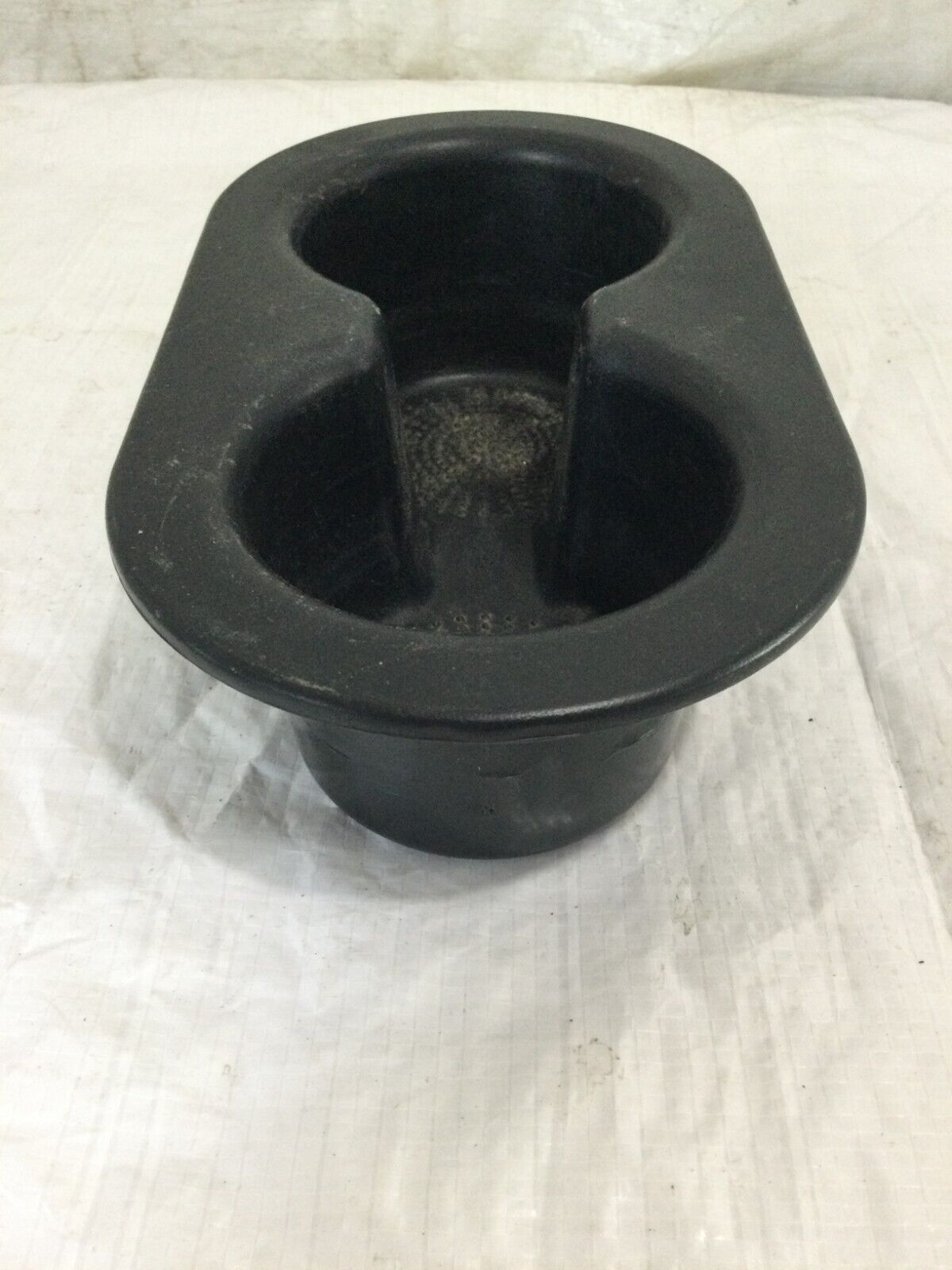2016-2017 RAM 2500 3500 Rear Cup Holder ( Damage Clip )