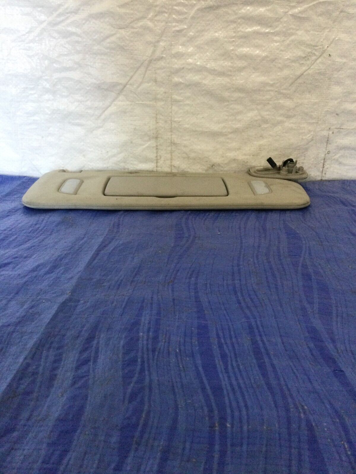 2007-2009 Cadillac Escalade ESV Illuminated Sun Visor Right Side OEM