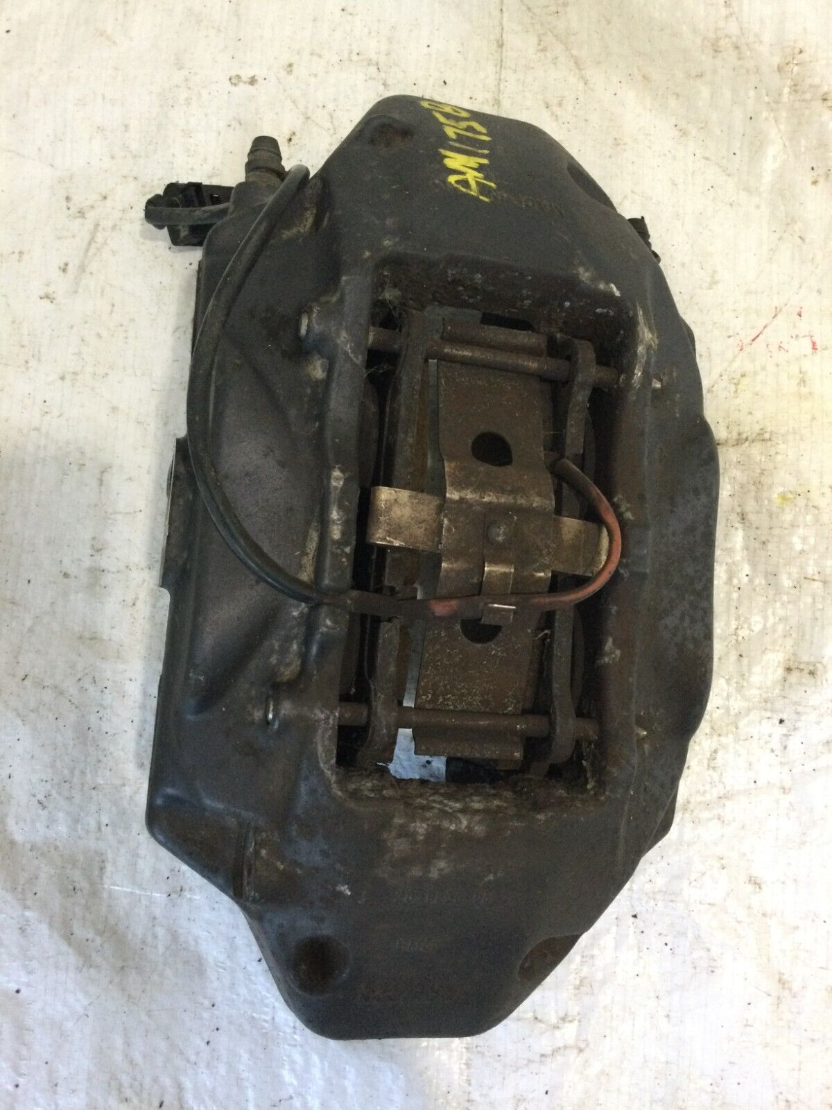 2004-2010 Volkswagen Touareg Front Left Brembo Brake Caliper OEM