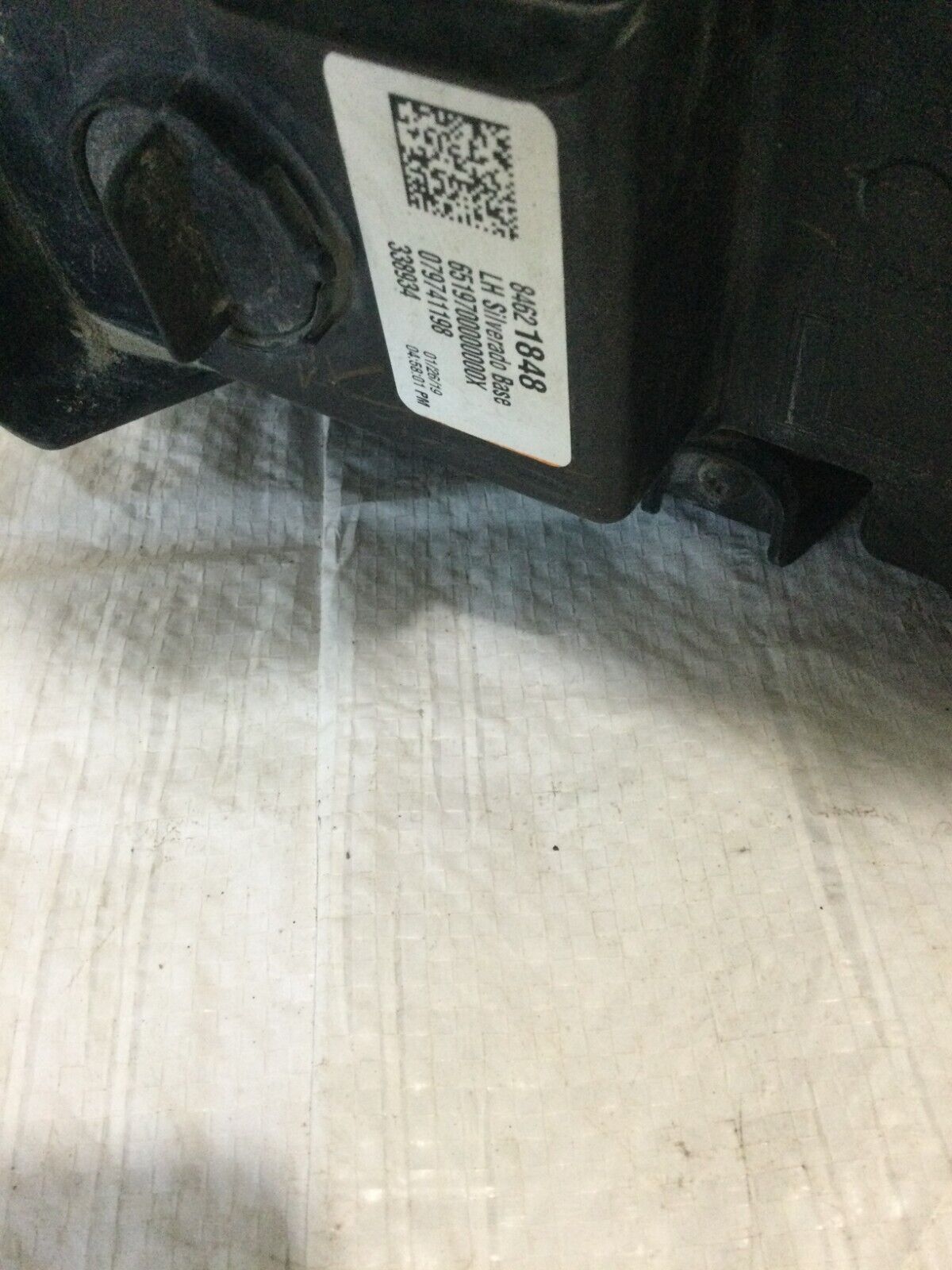 2019 Chevrolet Silverado 1500 Driver Lh Halogen Headlight OEM ( DAMAGED TAB )