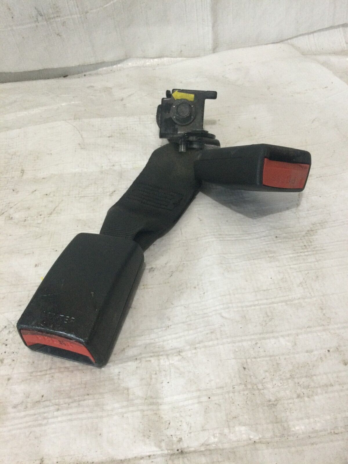 2017 Hyundai Elantra  Rear Left Center Seat Belt Buckle OEM