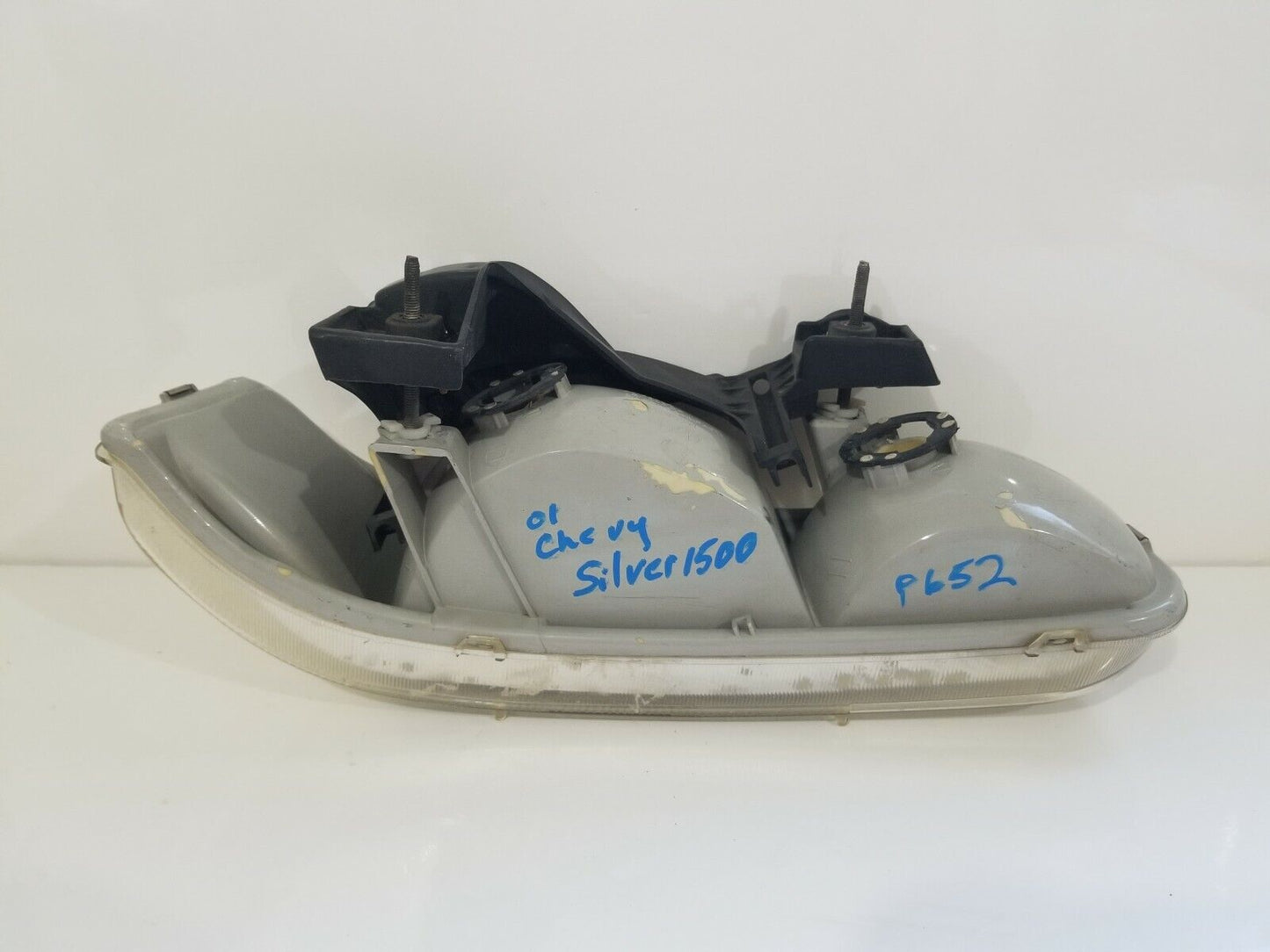 2001 Chevrolet Silverado 1500 Headlight Lamp Assembly Left Driver Side LH OEM