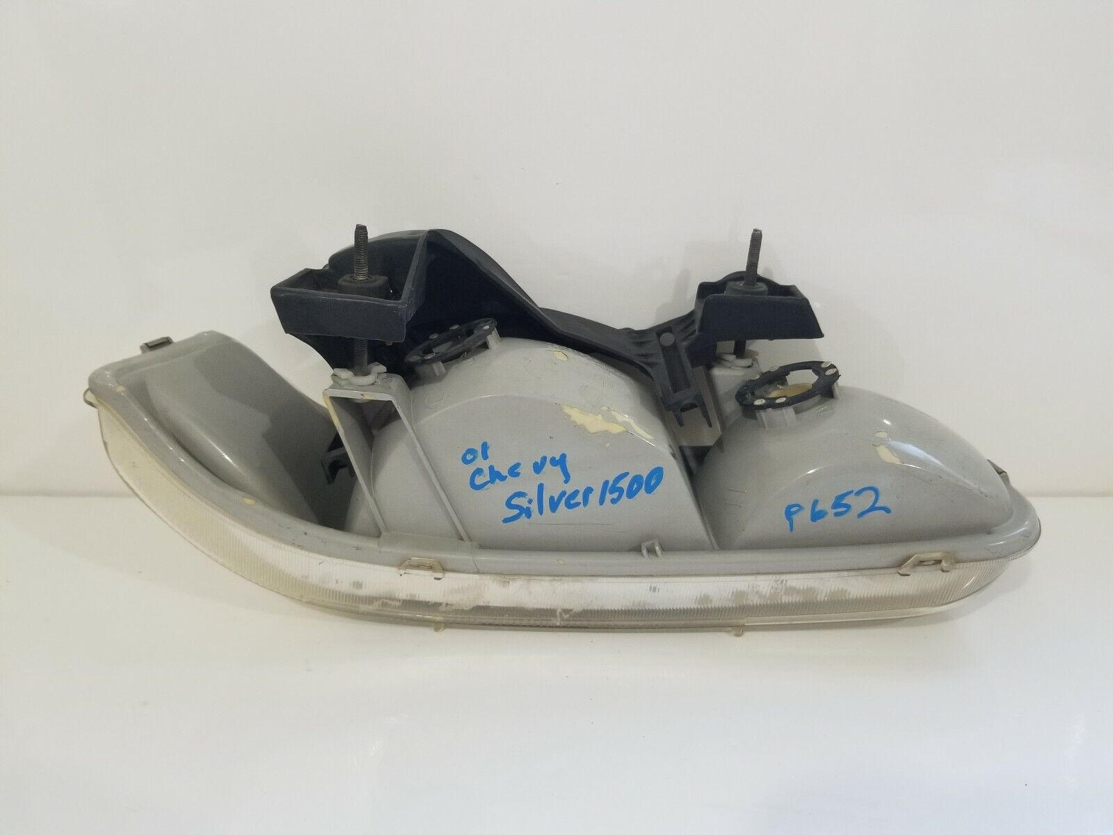 2001 Chevrolet Silverado 1500 Headlight Lamp Assembly Left Driver Side LH OEM