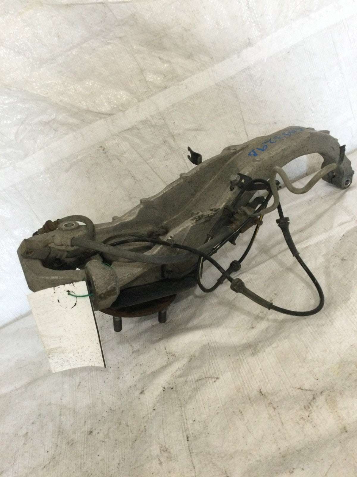 2007 Infiniti G35 3.5L Front Right Spindle Knuckle OEM