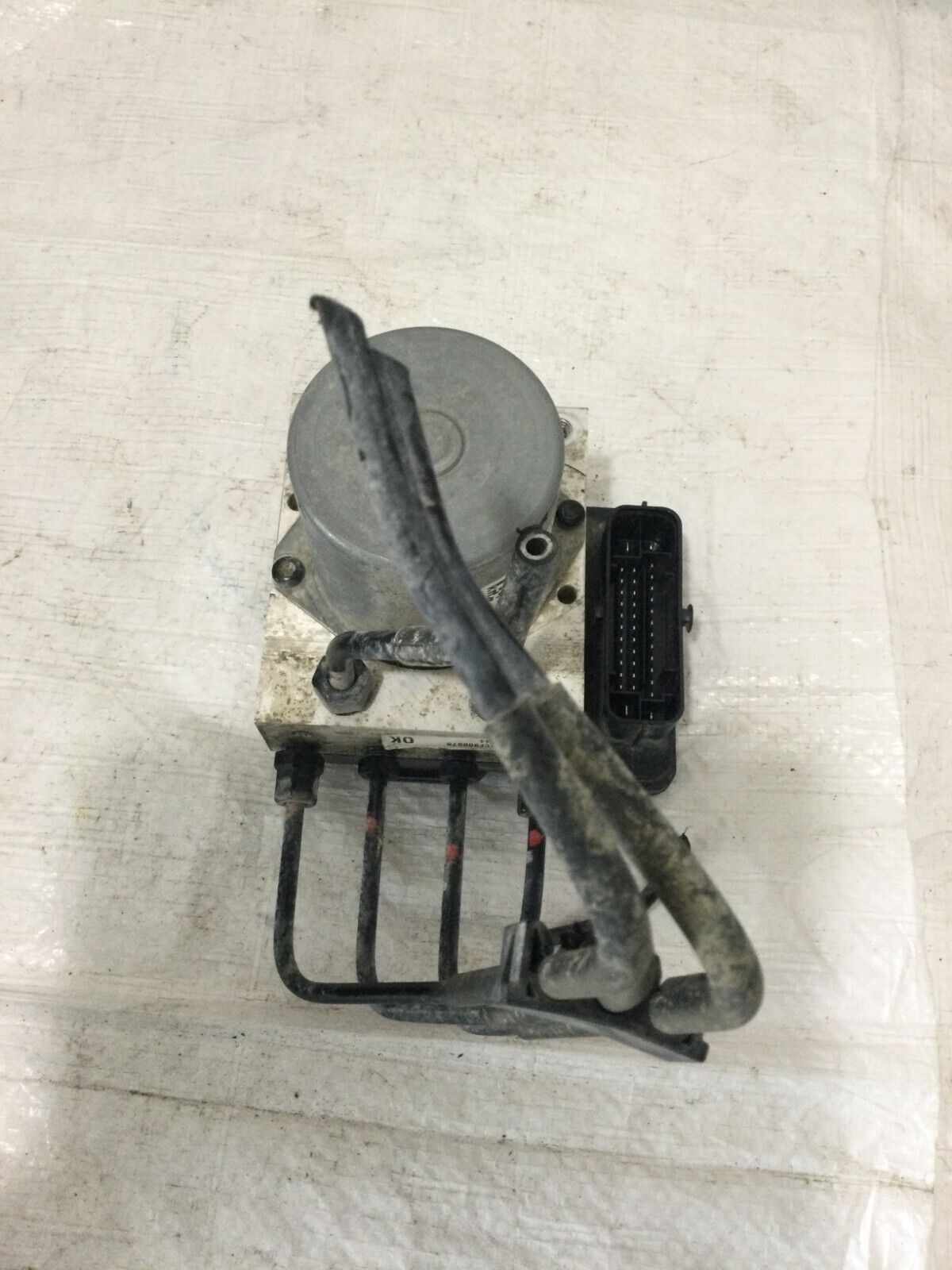 2016-2017 Kia Sorent  ABS Anti Lock Brake Pump Assembly  OEM