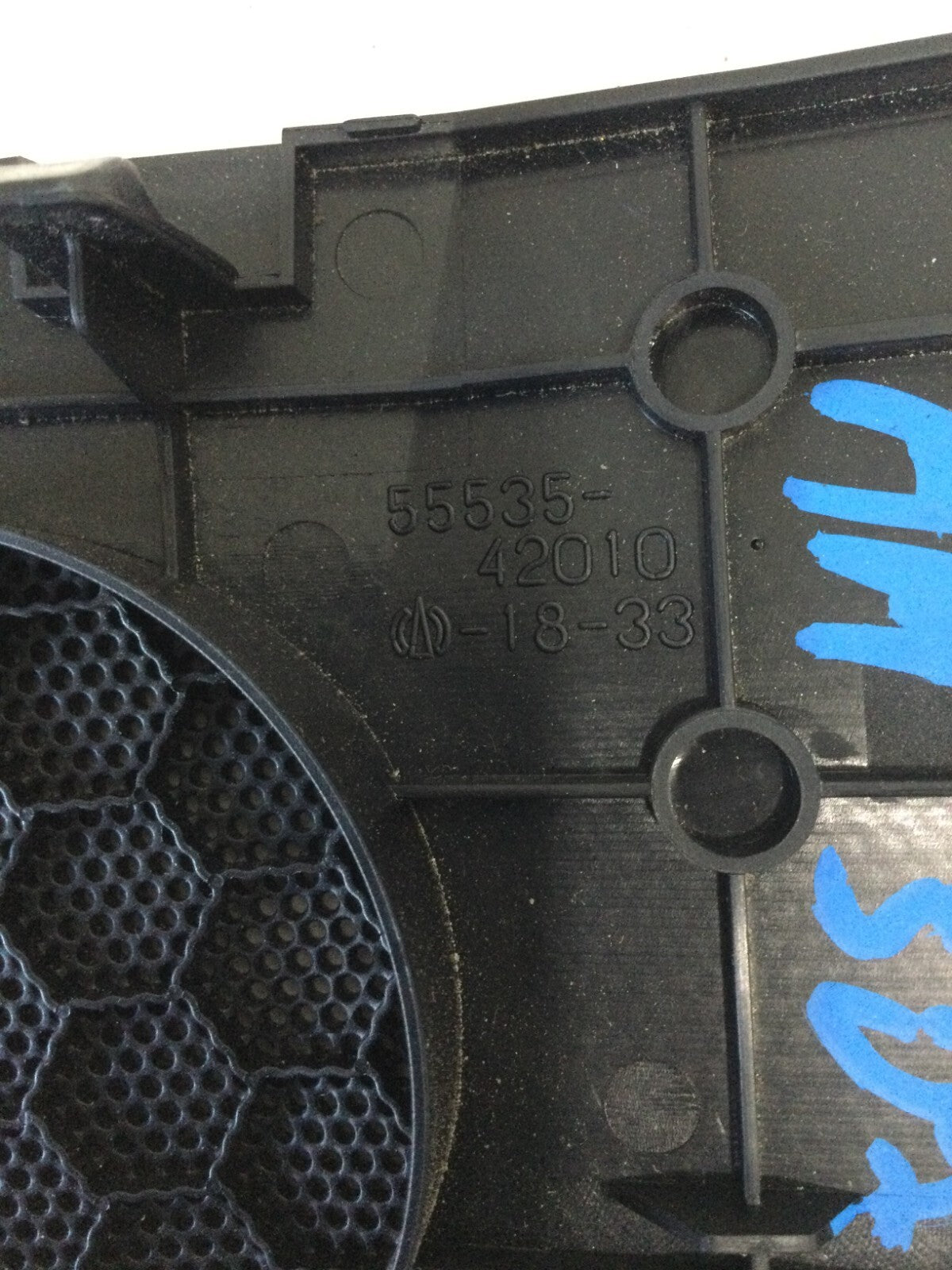 Driver Side Left Tweeter Speaker Cover 55535-0R010 Toyota RAV4 2018