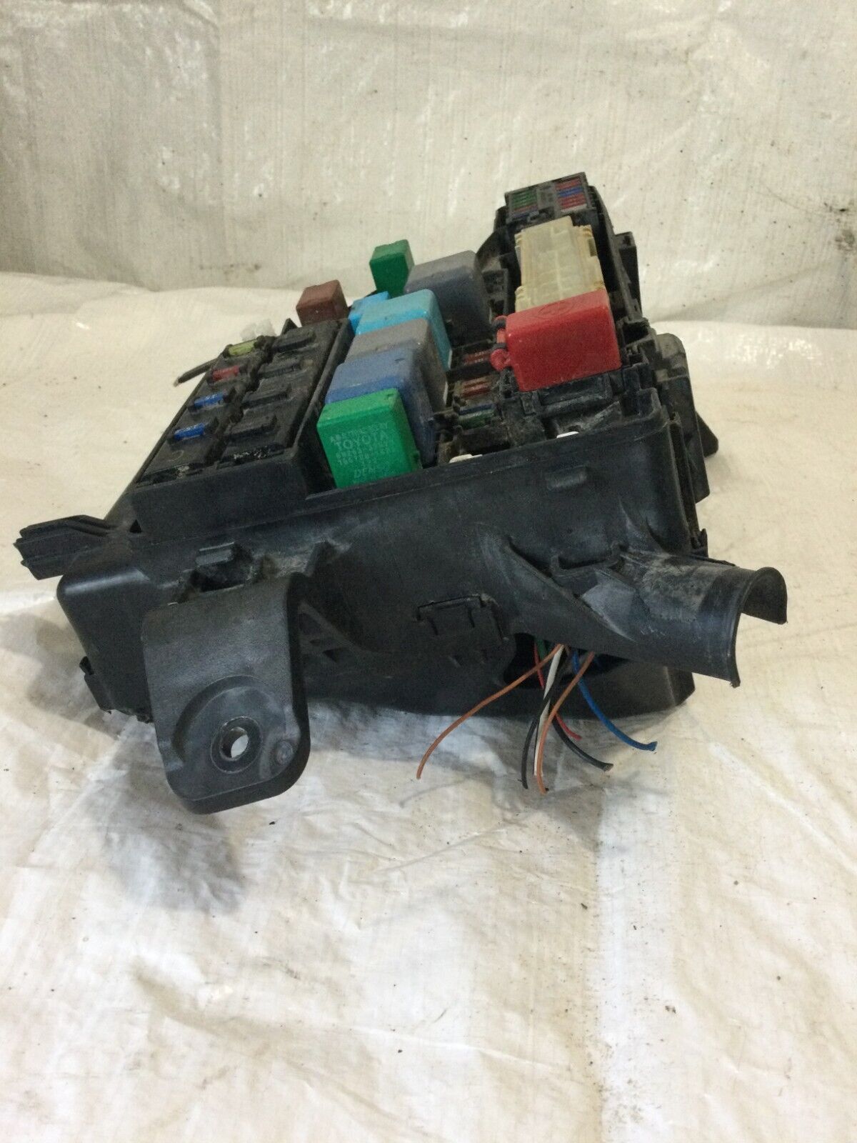 2004-2009 Toyota Prius Engine Fuse Box OEM