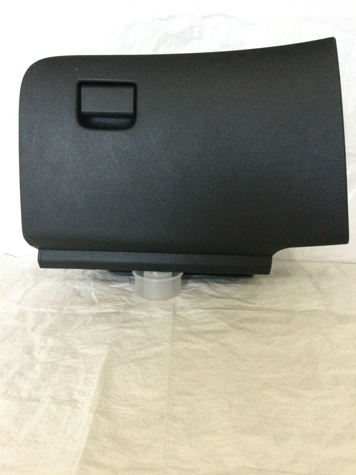 2019 Nissan Rogue Glove Box Assembly OEM 6851004BA0A/B 