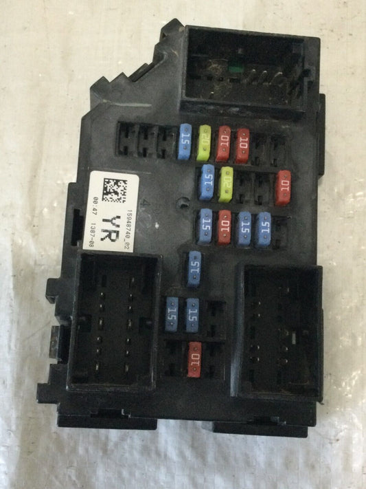 2007-2013 Chevrolet Silverado 1500 Cabin Fuse Junction Box OEM 15948740