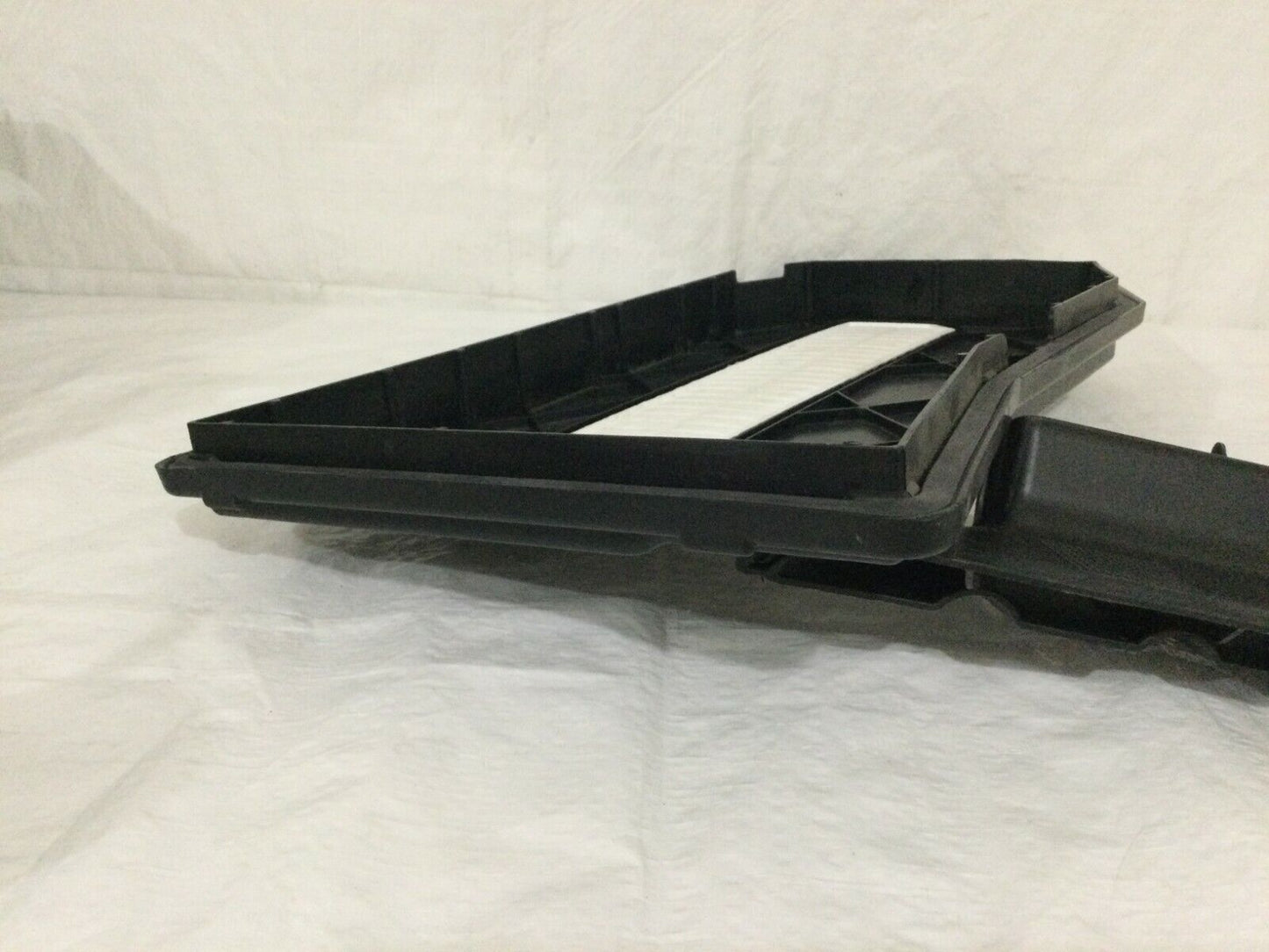 2007 Volkswagen Touareg Battery Box Cover LID 7L0864643B OEM 3.6L