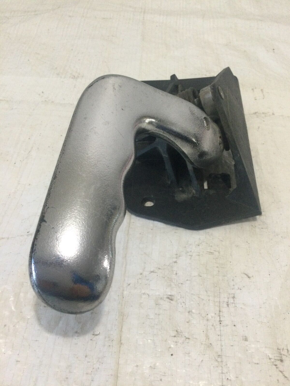 2005 Cadillac Escalade Front Right  Interior Door Handle OEM