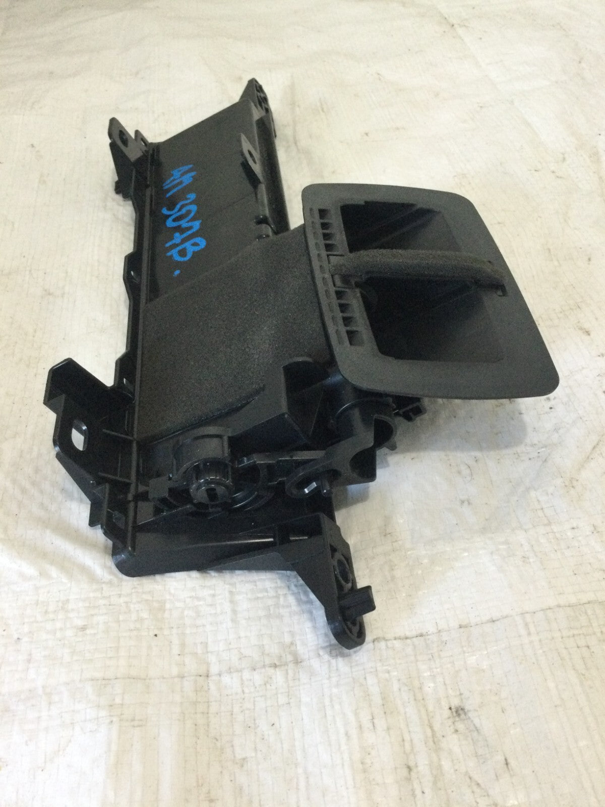 2018 Toyota RAV4 Center Upper Dash Vent Register Connector 55833-42010 OEM