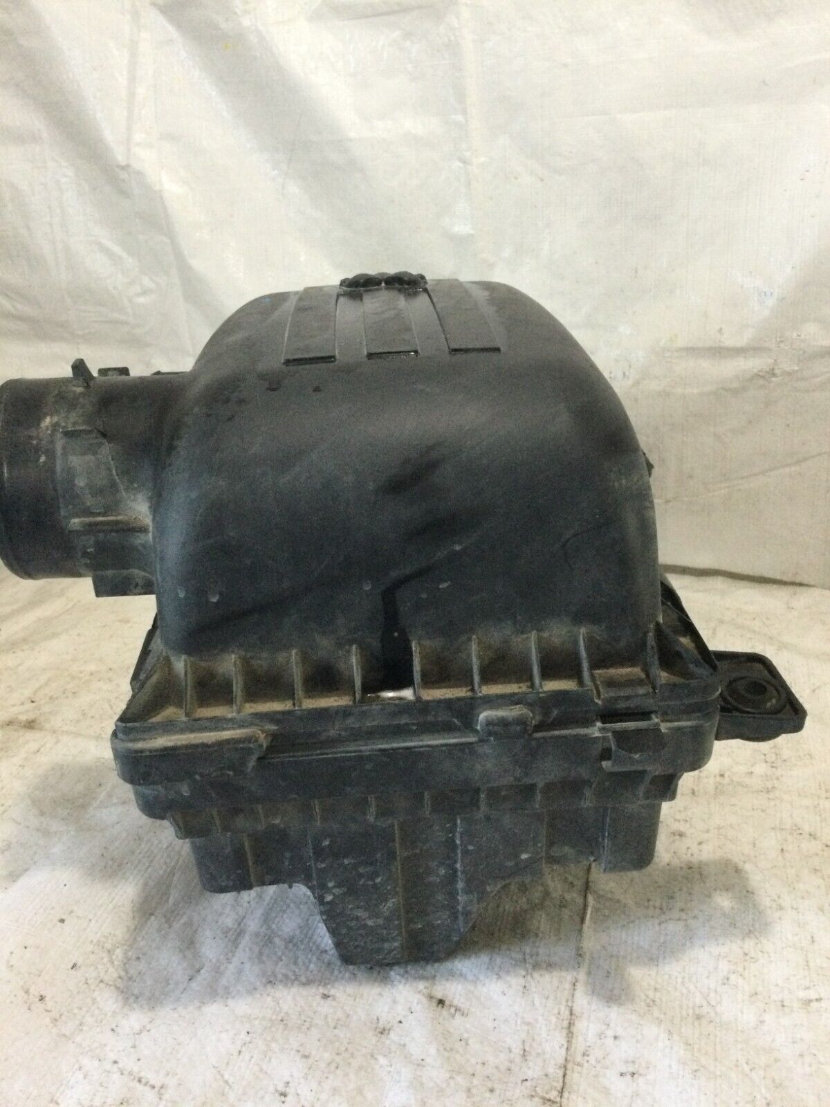 2007 Dodge Ram 1500  Air Cleaner Filter Box  5.7L  OEM