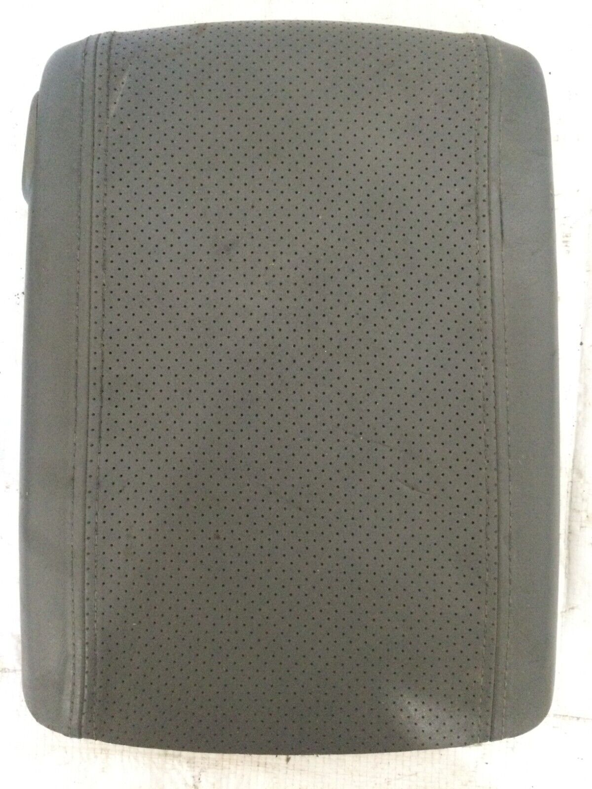 2003-2006 Cadillac Escalade EXT Center Cosnole Arm Rest LID OEM