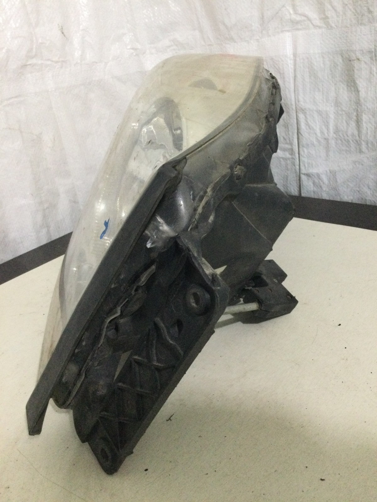 2006 Dodge Ram 1500 Right Passenger Side Headlight Eagle Eyes OEM CS182-B001R