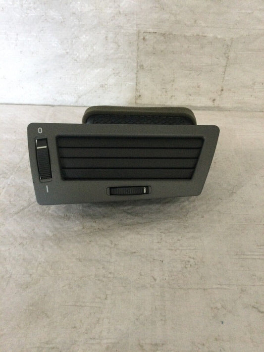  2004 BMW 745i E65/E66 Right Passenger Dash Air Vent OEM 8223334